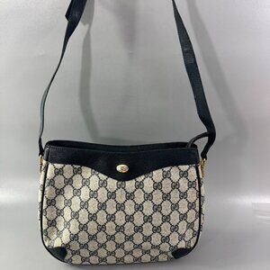 100% Authentic Vintage Gucci GG Supreme Crossbody Bag
